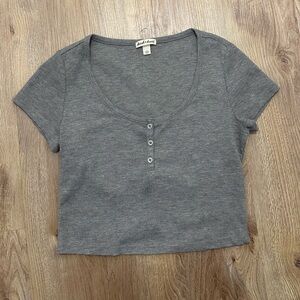 M Cropped Grey Shirt